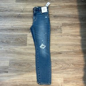 Size 27S Abercrombie High Rise Super Skinny Jean